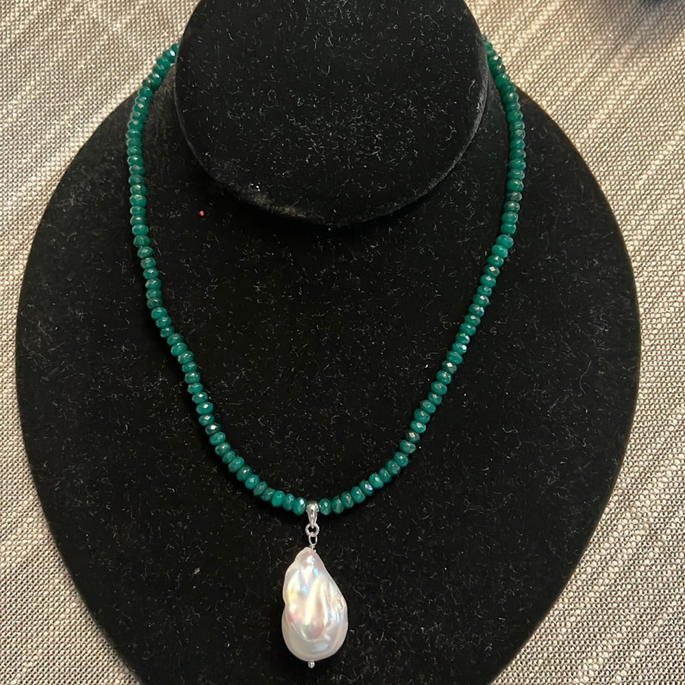 Iris & Lily necklace